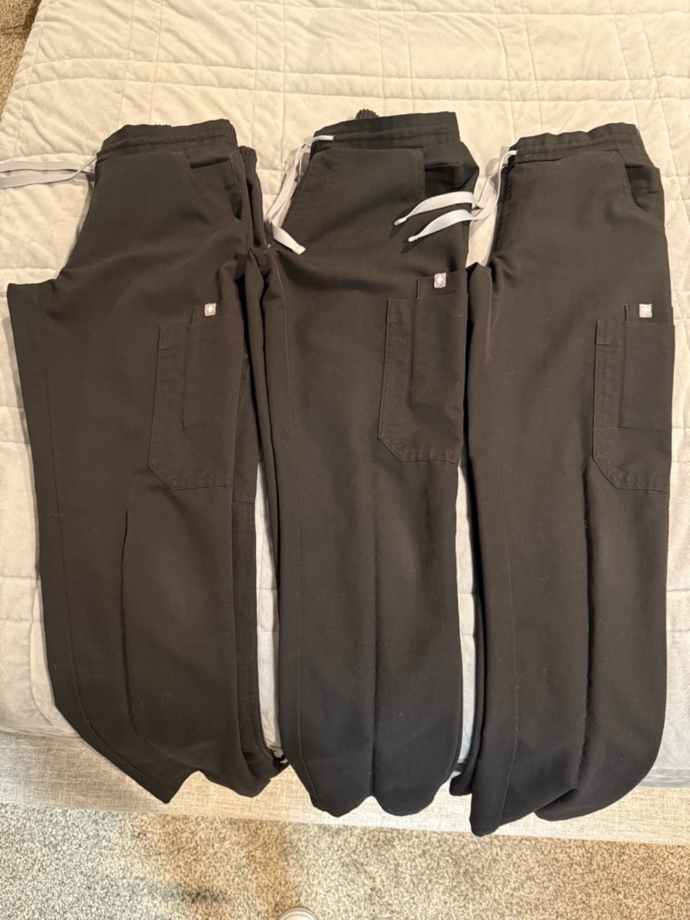 Figs women’s Black Yola Elastic Waistband Scrub Pants